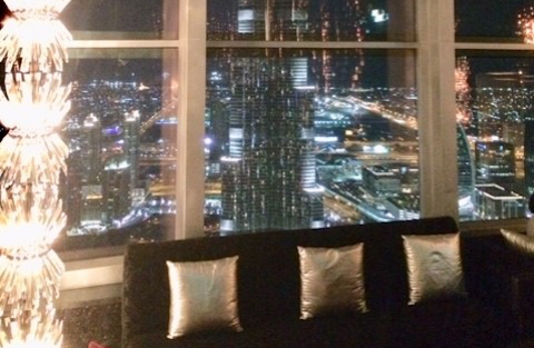 Neos_Dubai_skybar_wall2