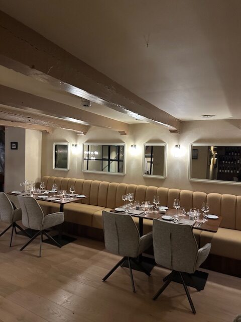 Interieur restaurant Le Havre boven