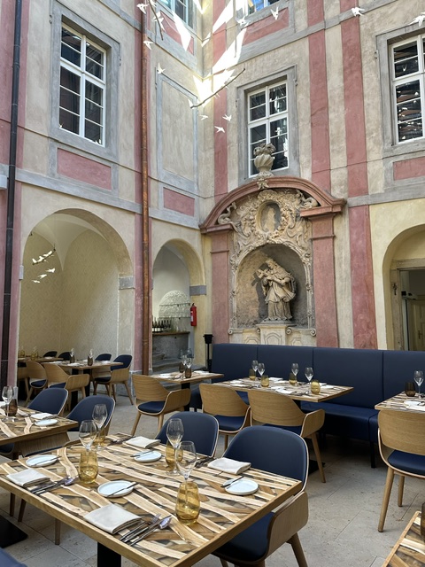 Restaurant 420 interieur in Praag
