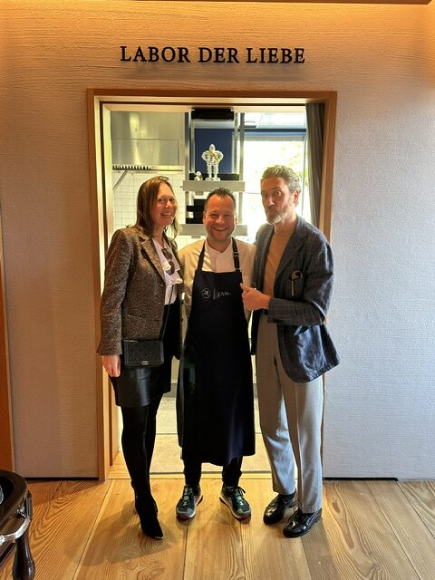 samen met chef Jan Hartwig op de foto